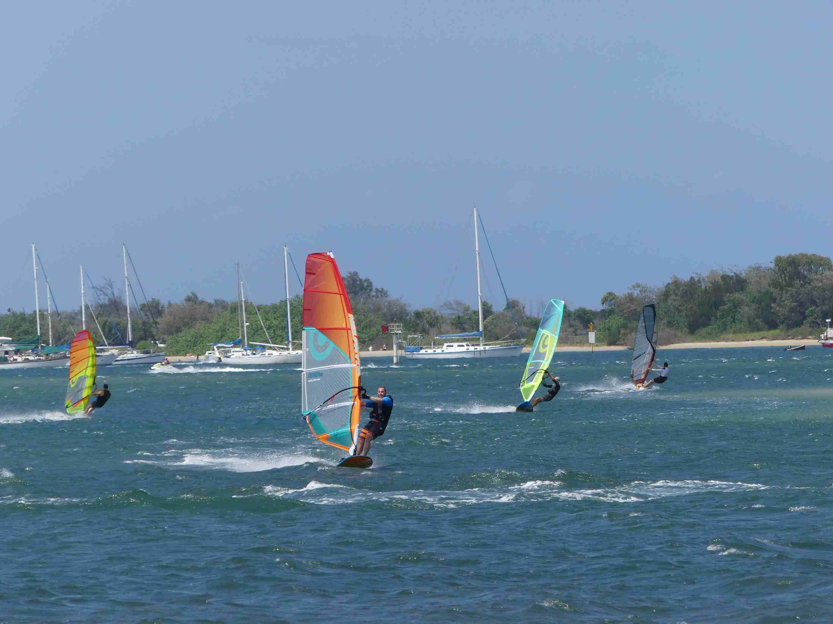 SE 20-25 knots