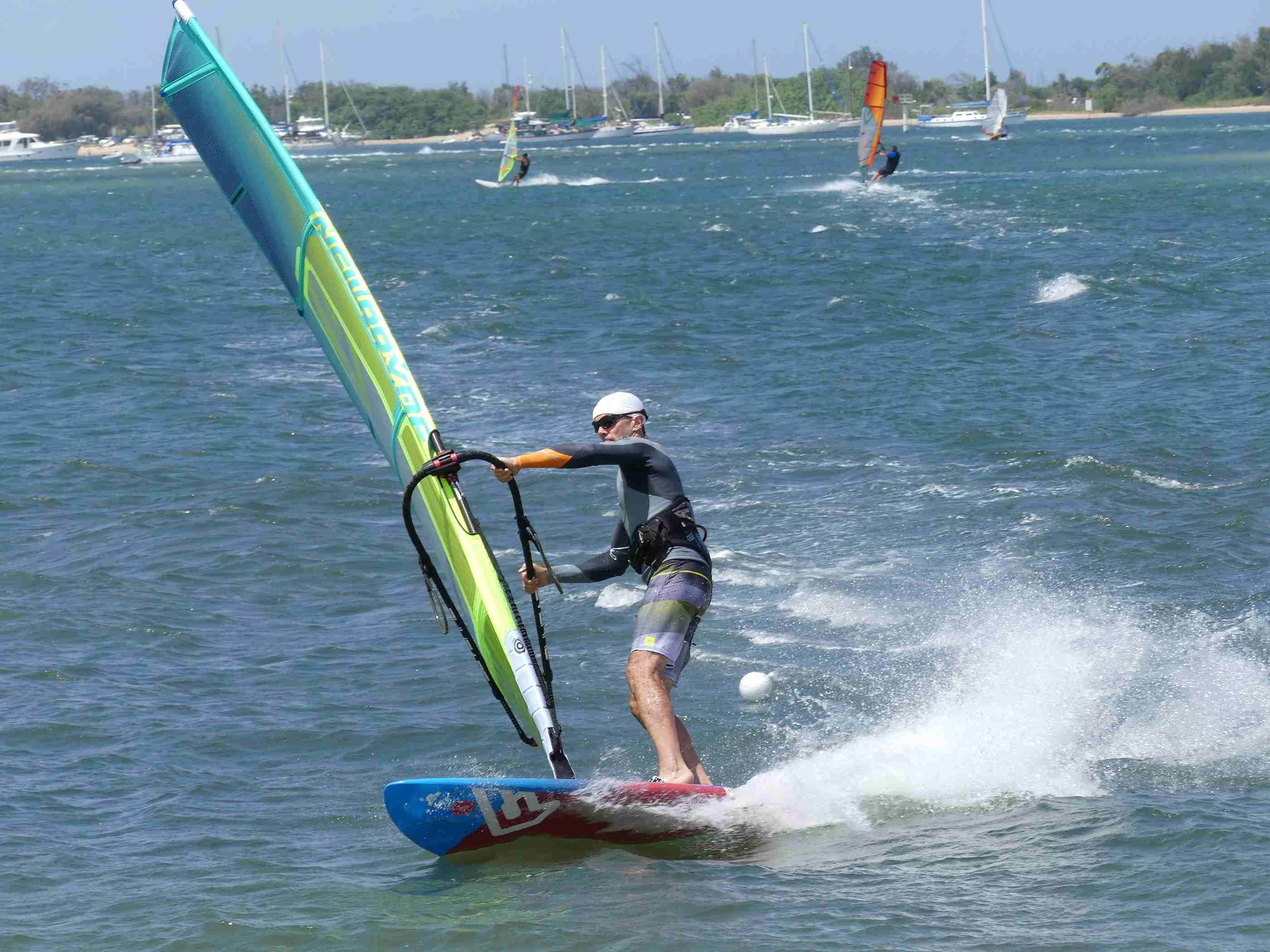 SE 20-25 knots