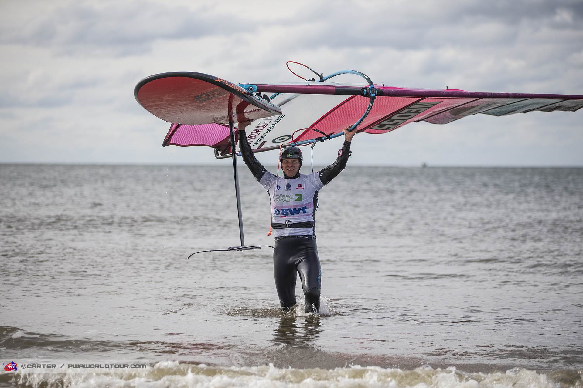 SY19 ls Luuc Vanopzeeland celebrates