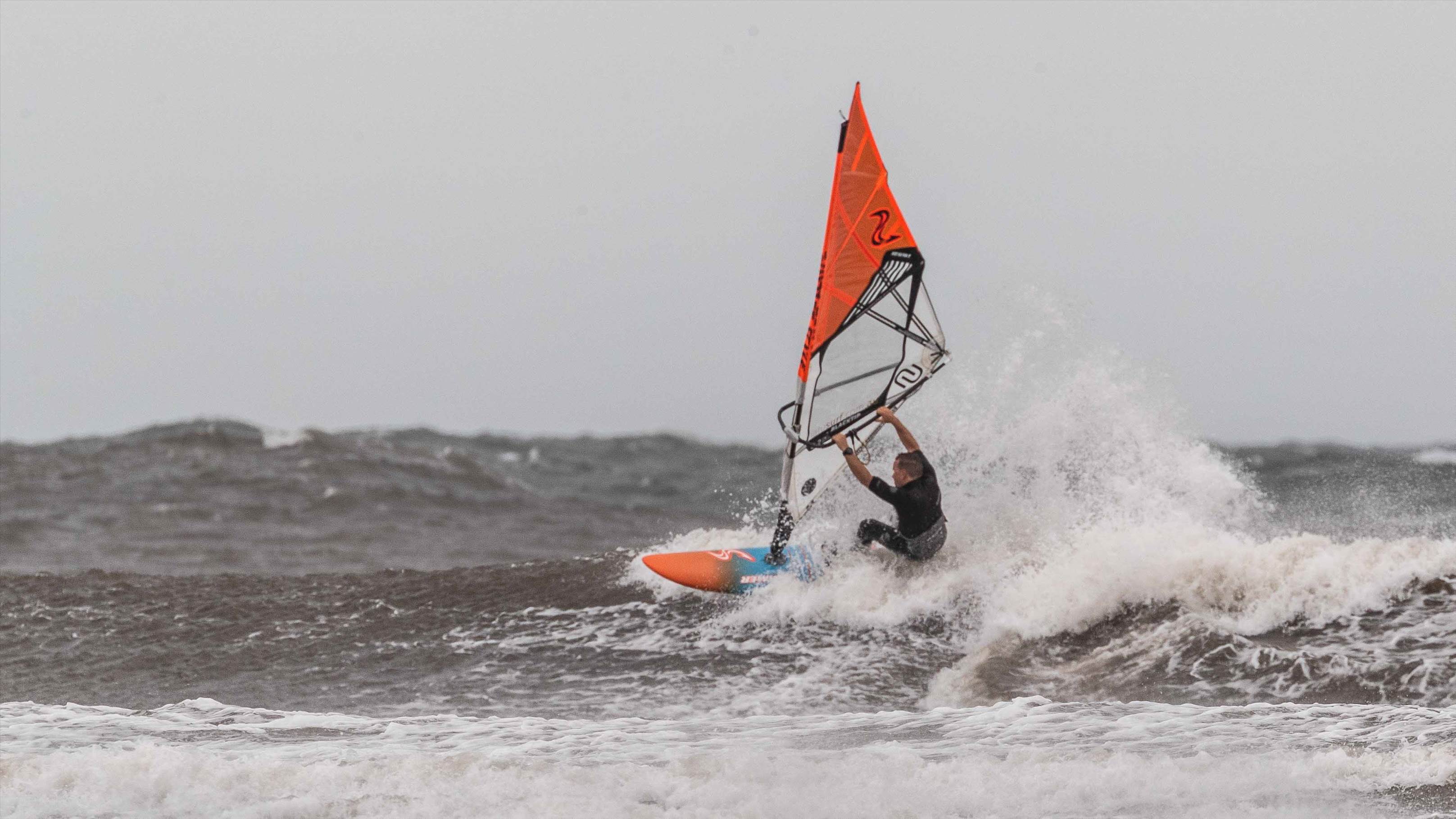 Point Danger windsurfing 19 Feb 2020