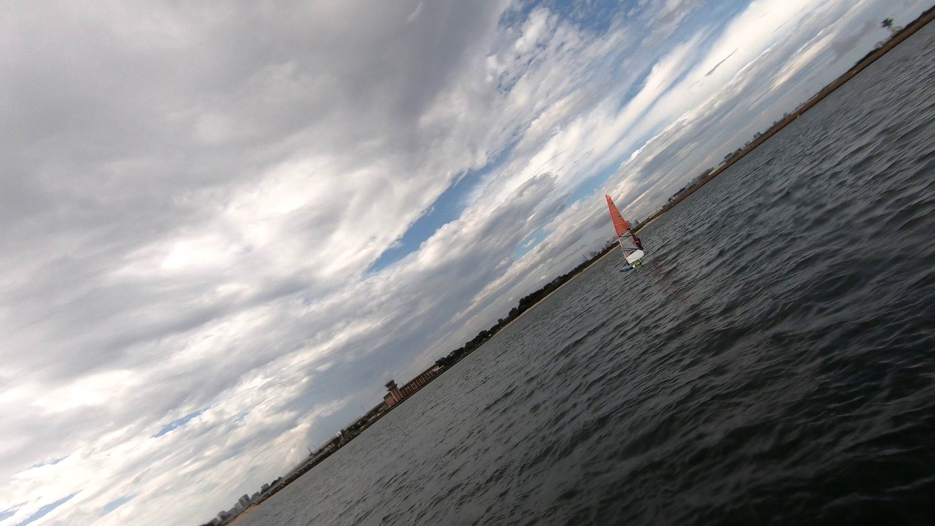 WindFoiling with Friends