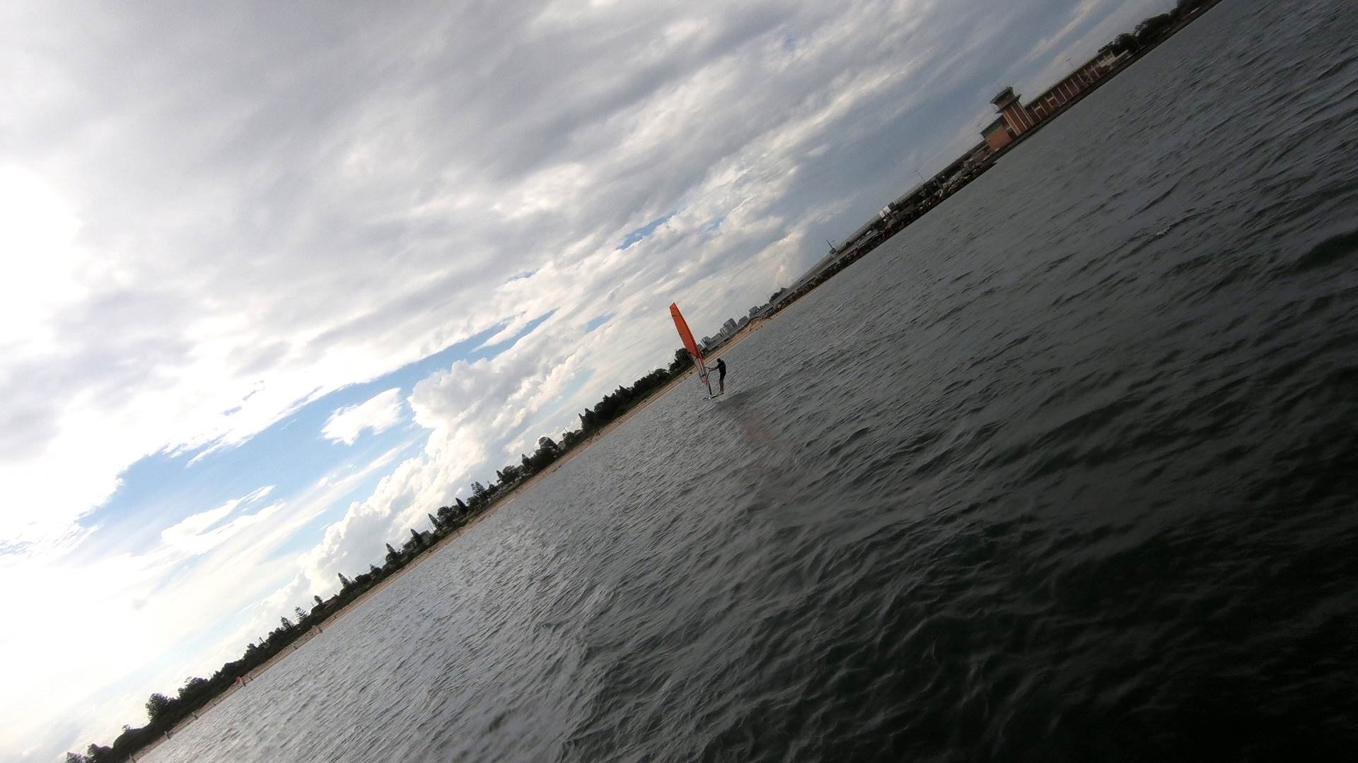 WindFoiling with Friends