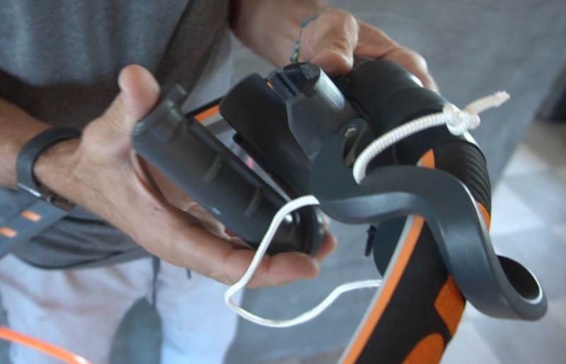 Carbon boom head & removable adapter