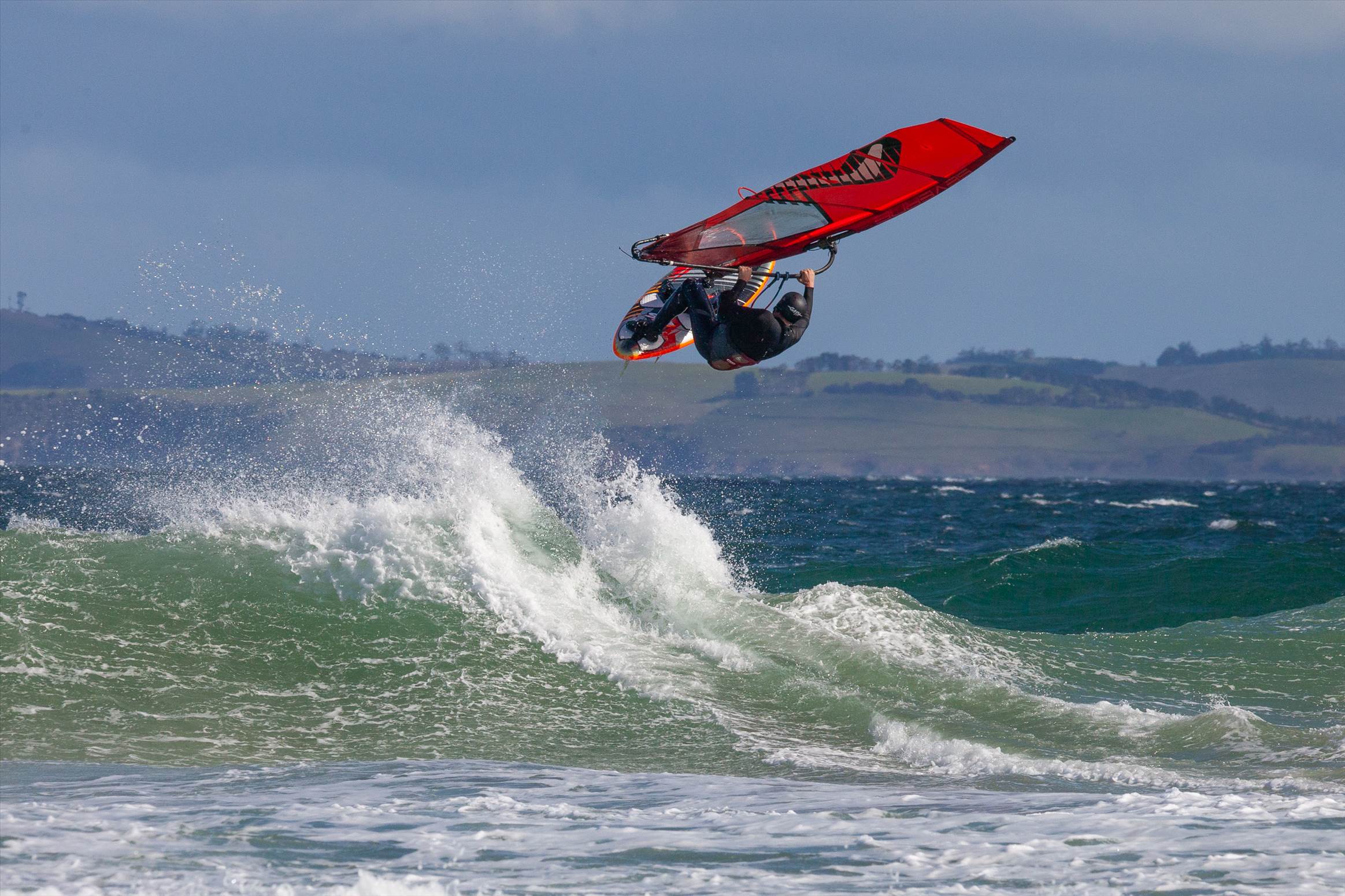 Wavesailing