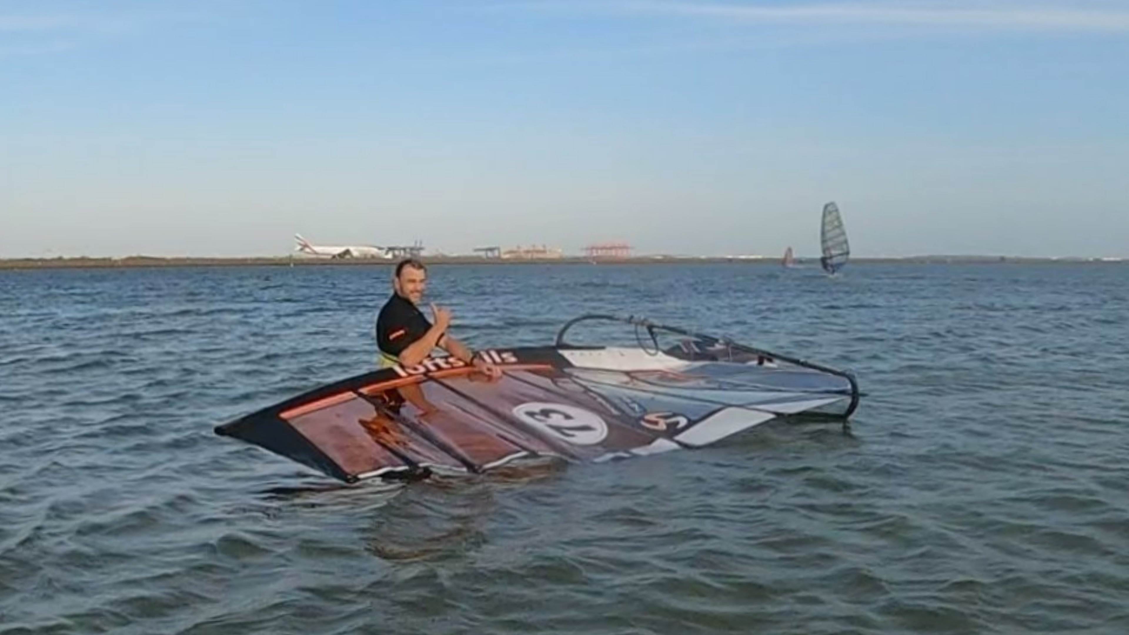 WindFoiling with Friends