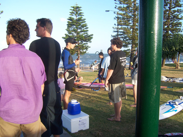 Windwanderers pass the beer