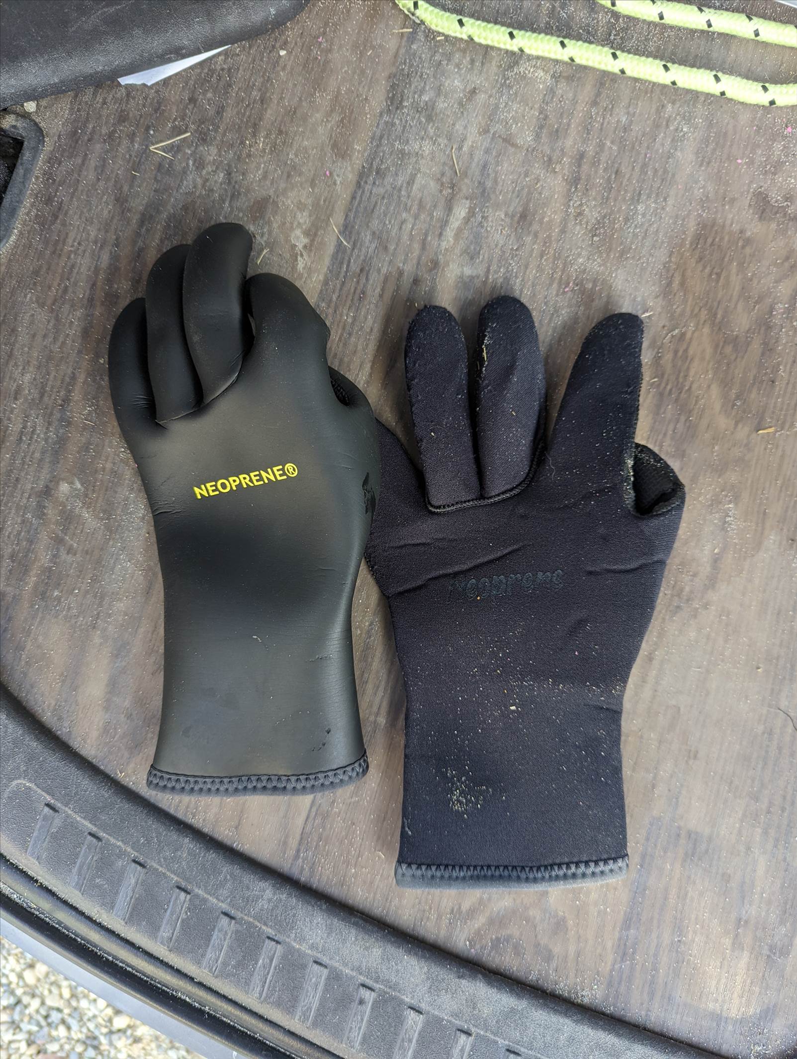 Neoprene gloves front