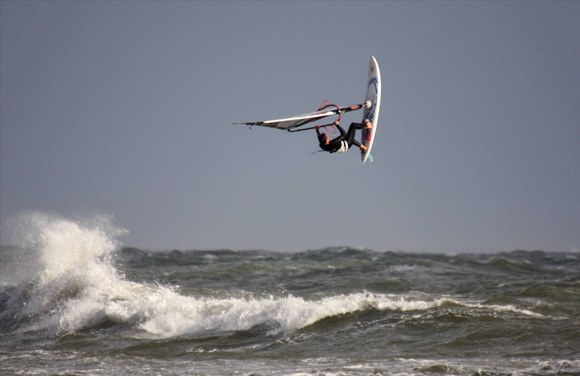 40 to 50 knots all day   Sunday 26th April RickettsPoint