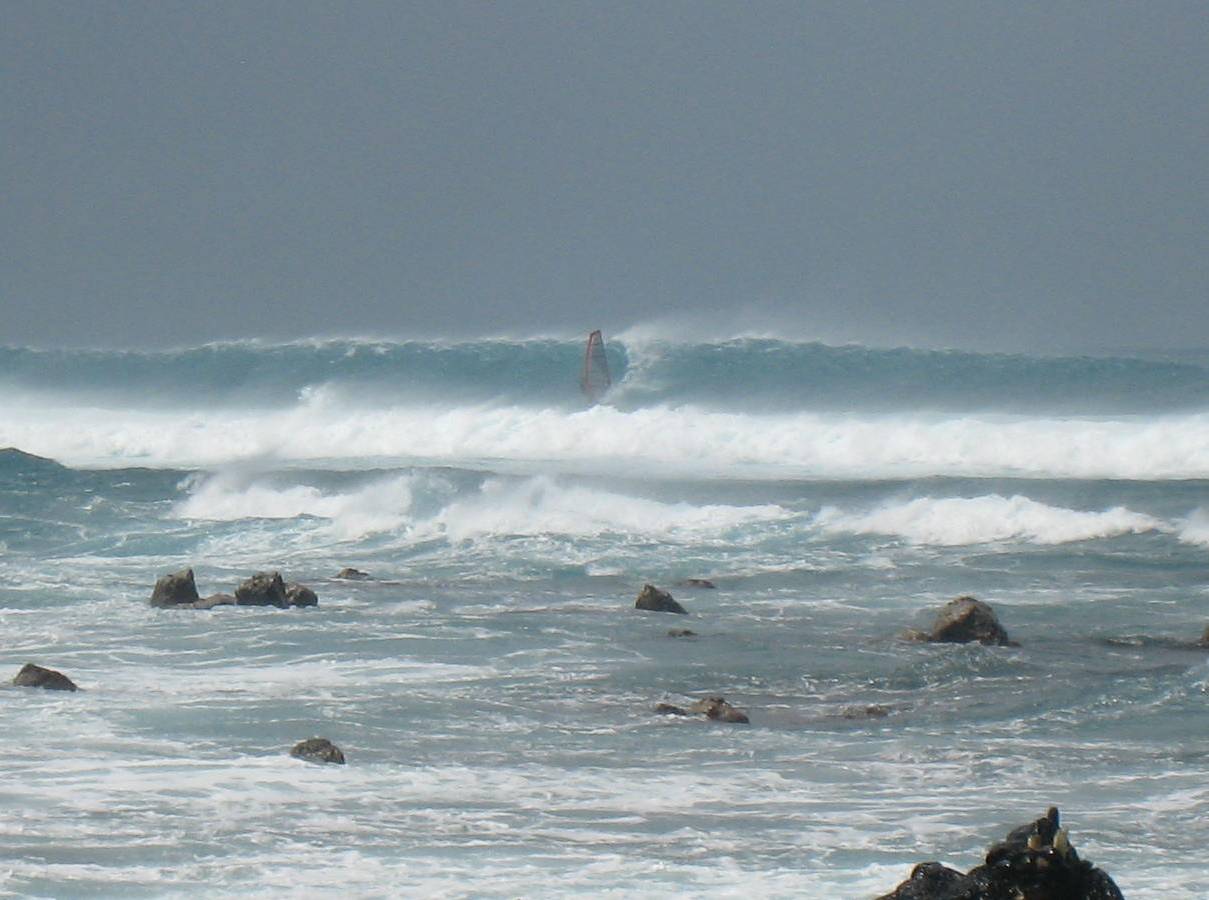 Russ Faurot on a OES Wave Pro Single fin 67 L