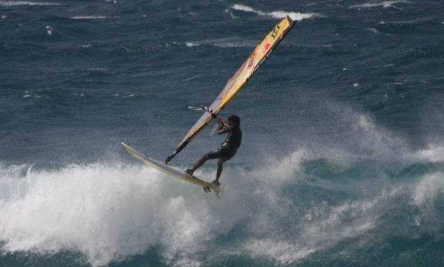 Naish 2011 Trifin 02