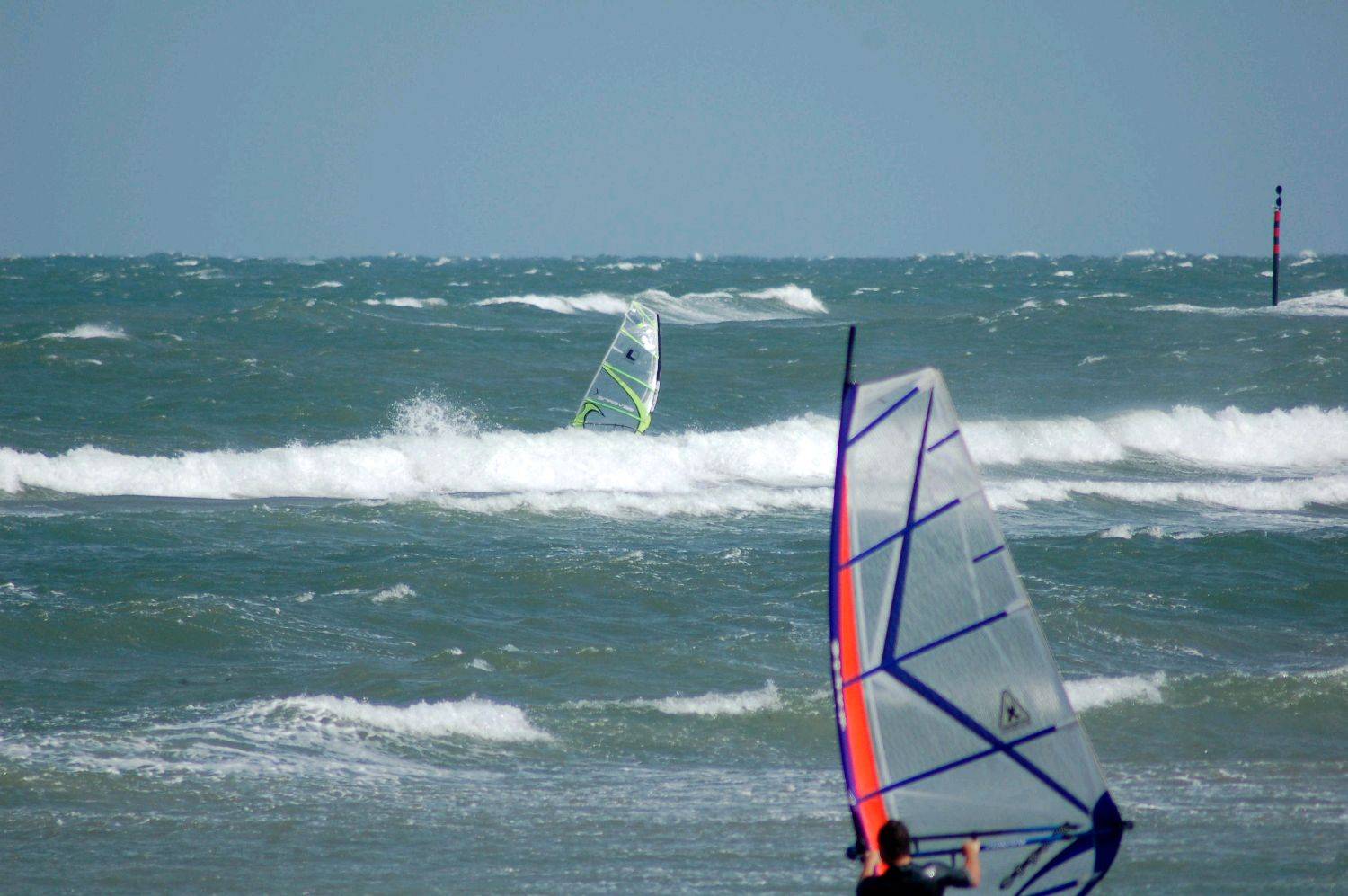 25 to 30 knots