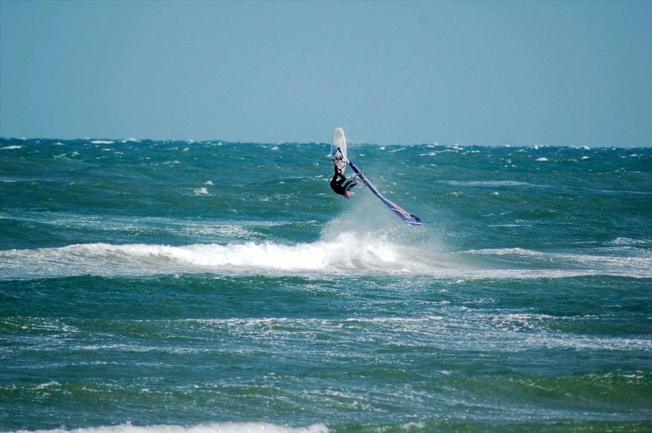 25 to 30 knots