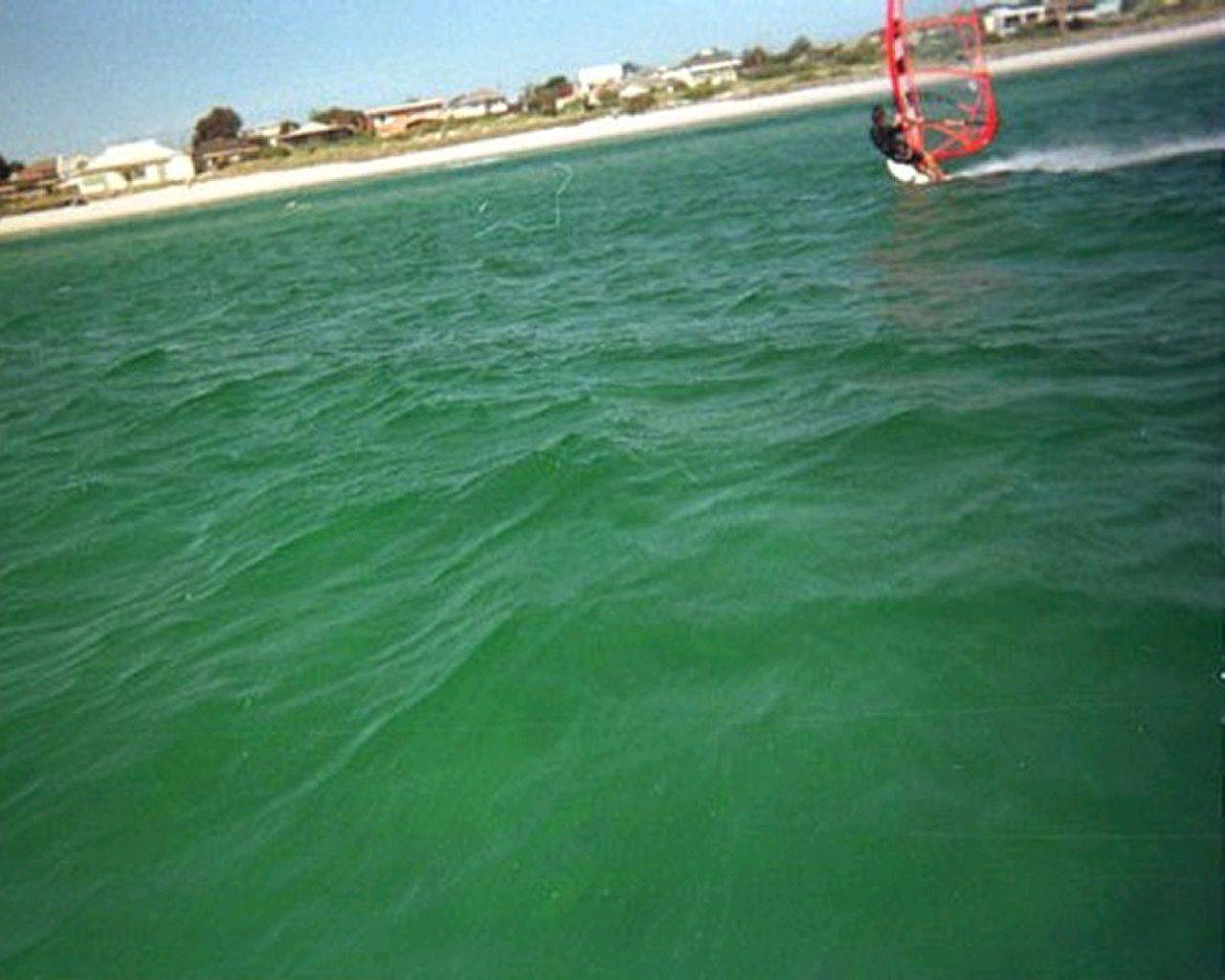 Cruising in on a Light Northerly
