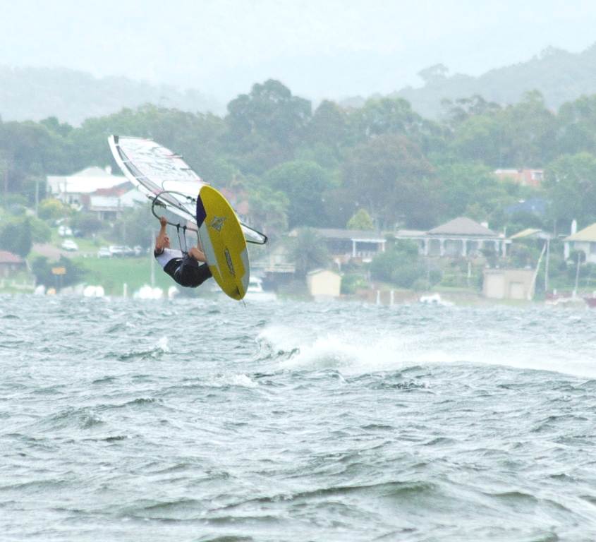 Valentine Dec 27th 2011 - 25-30kts SSW