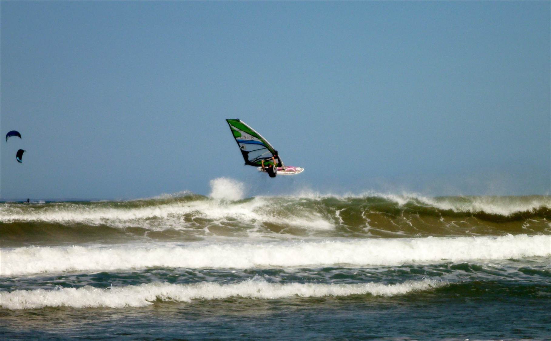 Adrien Levy flies high Gerroa April 2012
