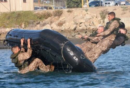 Navy-SEAL-balancing-act