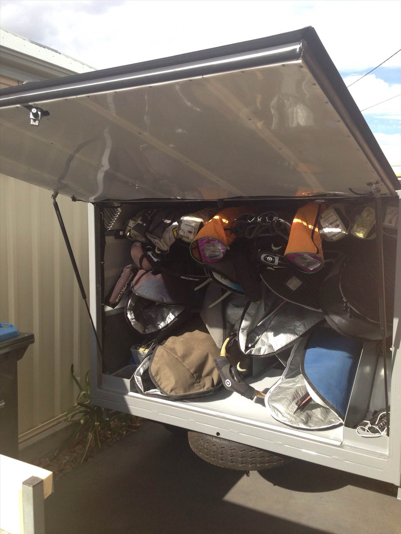 Windsurf Trailer
