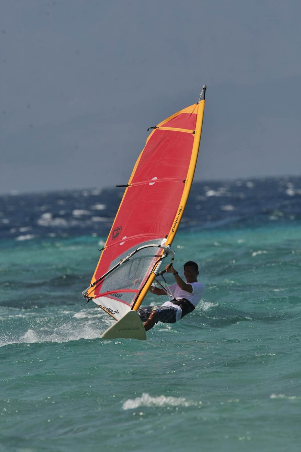 WINDSURF AT TABUHAN ISLAND