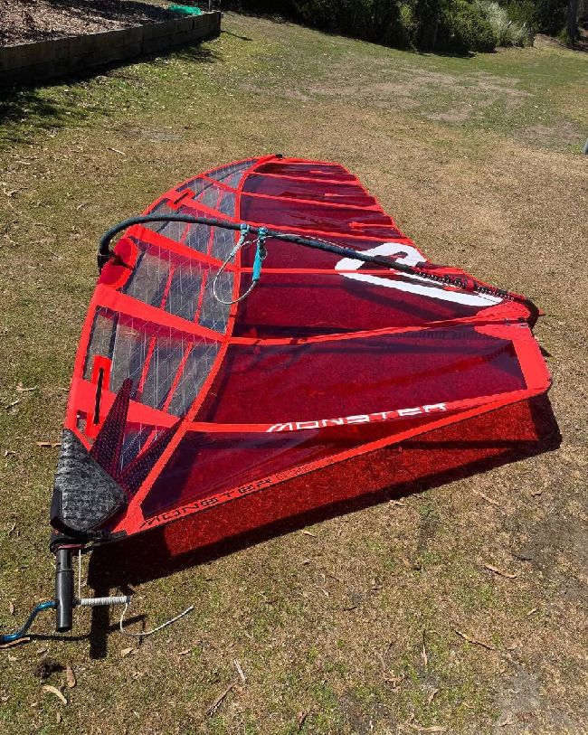 MONSTER 02 6.9m