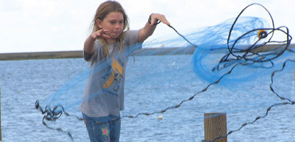 Teach your kids how to throw a cast net: In 4 minutes!