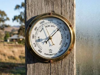 Record High Stalls: Calm Seas, Lower Tides - Weather News