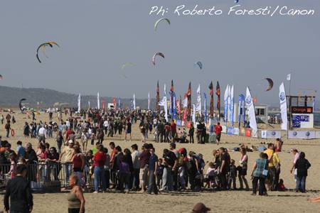 Pro Kiteboard Tour PKRA - MONDIAL DU VENT 2010 - DAY 1 Vivre La France / 8