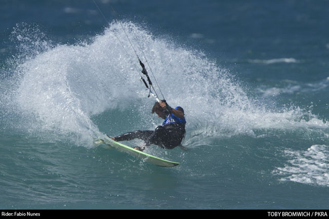 Pro Kiteboard Tour PKRA - De Aboitiz and Schibevaag take wave single elimination titles / 1