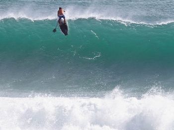 Finally! Some stand up paddling pics from the Xmas swell... - Stand Up Paddle News
