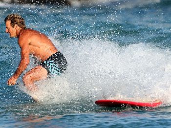 Stop press! Liard Hamilton falls of stand up paddle board! - Stand Up Paddle News