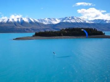 Lord of the Light Winds. The Ozone Team in NZ - Kitesurfing News