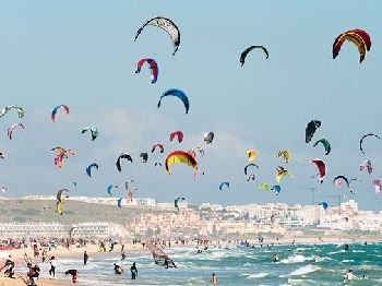 Five Tips for Kiteboarding in a crowd. - Kitesurfing News